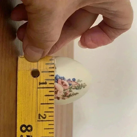 Glynda Thurley Hand painted Bisque Eggs- set of 4 - Picture 4 of 4